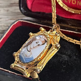 【ネックレス】ブルードレスを着た少女　絵画　アート　フレーム　70’s USA