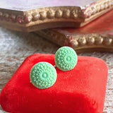 【イヤリング】シャーベットグリーン　セルロイド　ダリア　50’sイギリス