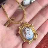 【ネックレス】ブルードレスを着た少女　絵画　アート　フレーム　70’s USA