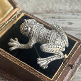 【ブローチ】カエル　frog 遊び心　ラッキーモチーフ　60’sフランス