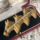 【ブローチ】3頭の馬　シャビーゴールド　真鍮　50’sイギリス