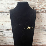 【ブローチ】馬　鞭　拍車　ゴールド　70’s USA デッドストック