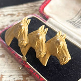 【ブローチ】3頭の馬　シャビーゴールド　真鍮　50’sイギリス