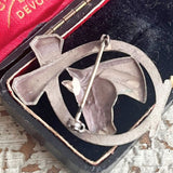 【ブローチ】馬　鎧　あぶみ　馬蹄　シャビー　マットシルバー　50'sイギリス