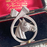 【ブローチ】馬　鎧　あぶみ　馬蹄　シャビー　マットシルバー　50'sイギリス