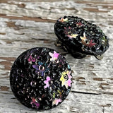 【イヤリング】ブラックパープル　花　ミニラウンド　60’sドイツ