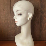 【ピアス】ウサギ　rabbit 花を持つウサギ　MJ社　 60’sUSA