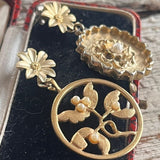 【ピアス】アシンメトリー　花　植物　ゴールド　パイ皿　60'sイギリス