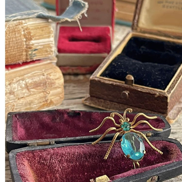 蜘蛛　クモの灰皿　1950年代　イタリア製　アンティーク Amazon.co.jp: 蜘蛛 クモの灰皿 1950年代 イタリア製 アンティーク