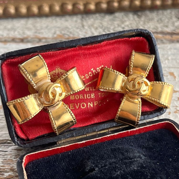 イヤリング】 CHANEL シャネル 97秋コレクション クロスリボン