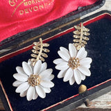 【ピアス】ホワイトガーベラ　花　ゴールドリーフ　八重咲　60’sフランス　