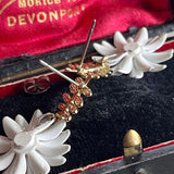 【ピアス】ホワイトガーベラ　花　ゴールドリーフ　八重咲　60’sフランス　