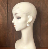 【ピアス】ホワイトガーベラ　花　ゴールドリーフ　八重咲　60’sフランス　