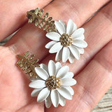 【ピアス】ホワイトガーベラ　花　ゴールドリーフ　八重咲　60’sフランス　