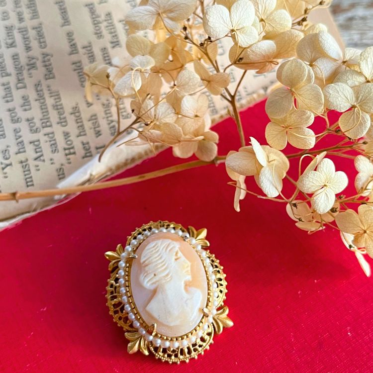 ブローチ – Lamp vintage