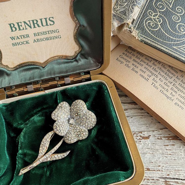 ブローチ – Lamp vintage