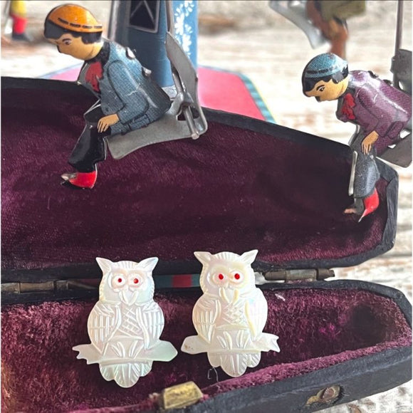 【ピアス】フクロウ　ミミズク　owl マザーオブパール　60’sイギリス