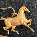 【ネックレス】馬　ホース　真鍮　駆ける馬　ルビー　70’sフランス