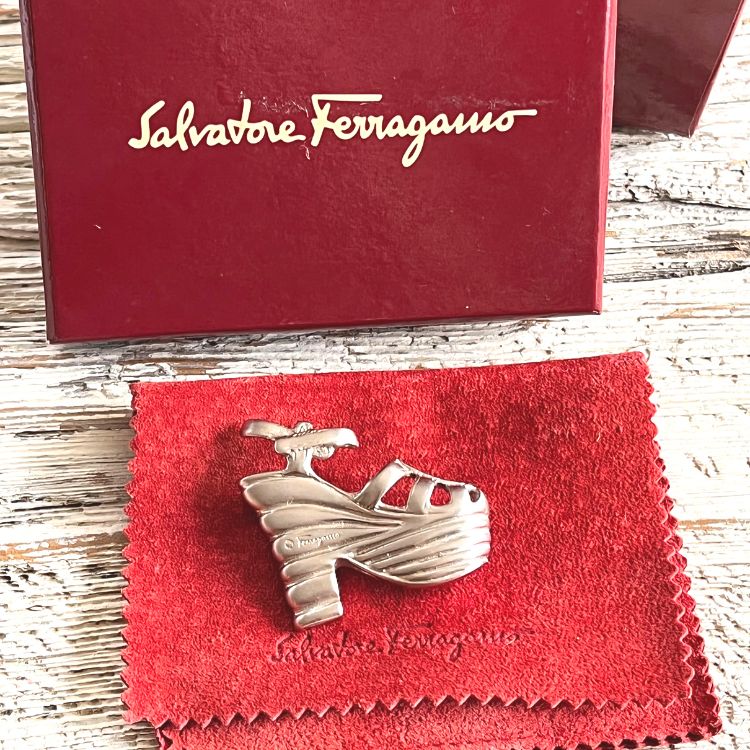 ブローチ】Ferragamo フェラガモ サンダル 靴 厚底サンダル ブローチ】Ferragamo フェラガモ サンダル 靴 厚底サンダル